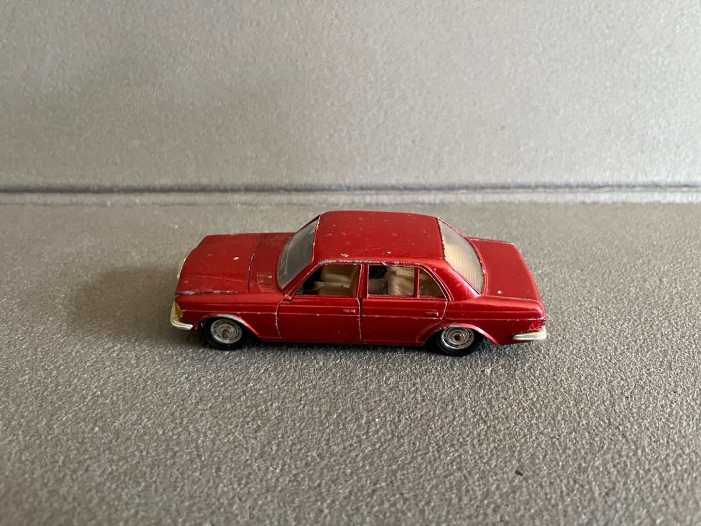 Voiture Miniature Ancienne Mercedes 280 E Solido France au 1/43