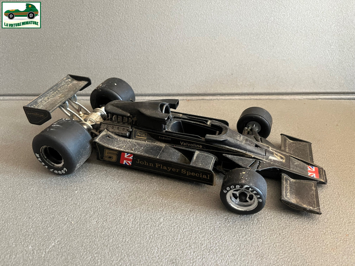 Ancienne Voiture Miniature Lotus JPS MK3 F1 Polistil Italy au 1/16