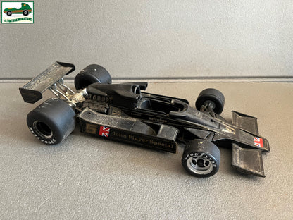 Ancienne Voiture Miniature Lotus JPS MK3 F1 Polistil Italy au 1/16