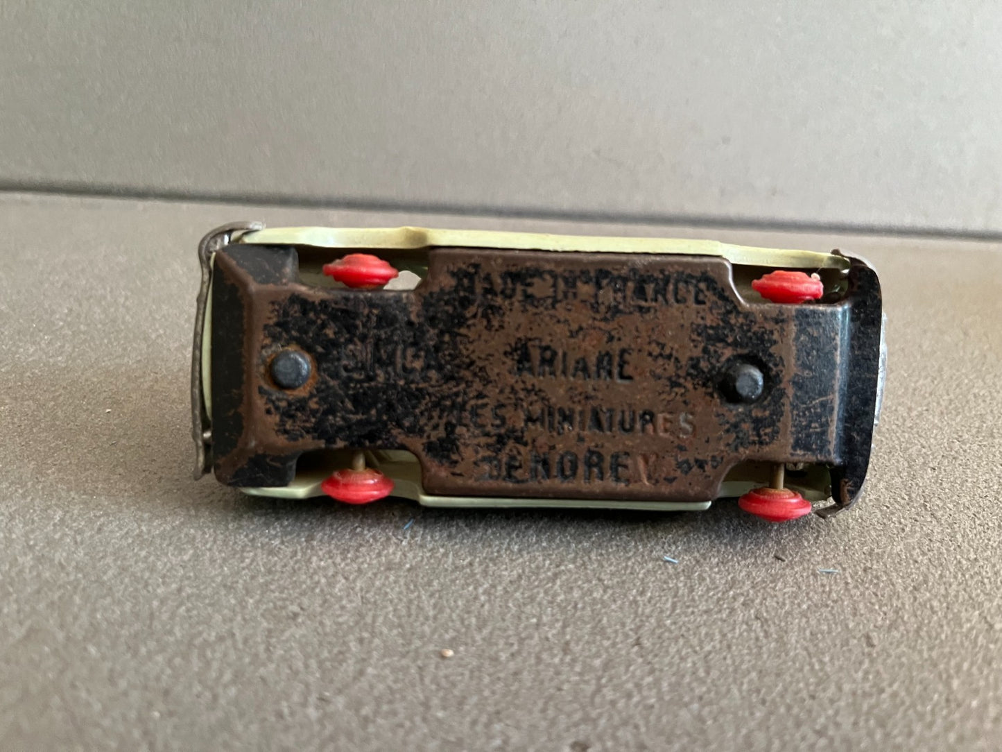 Ancienne Voiture Miniature Simca Ariane Norev Plastique France Epave