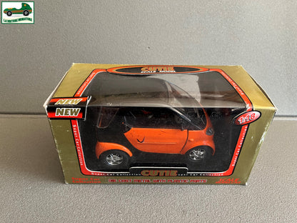 Voiture miniature Smart 1ère Version Cutie au 1/18