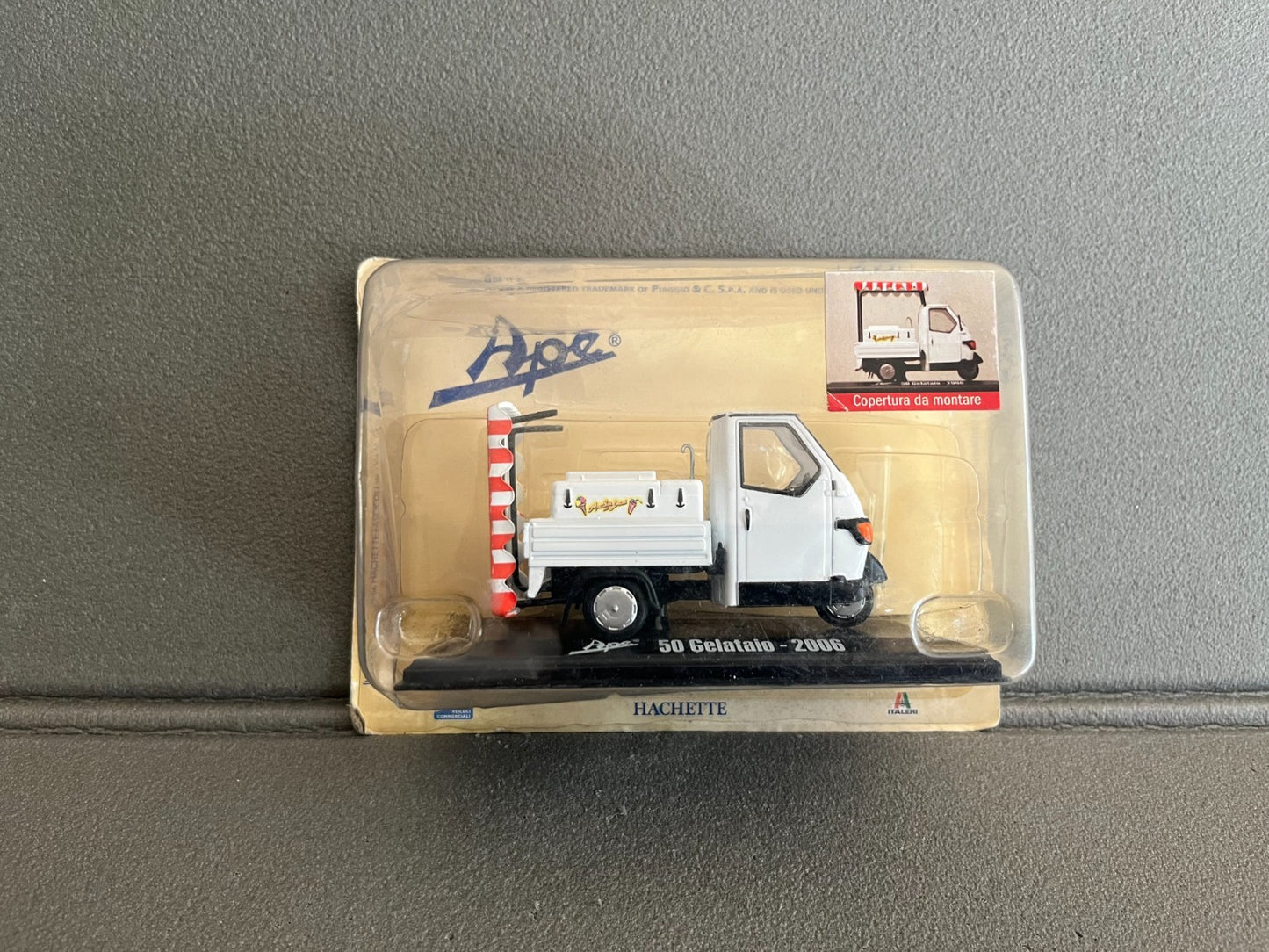 Voiture Miniature Triporteur APE 50 Gelataio Glacier 2006 au 1/32