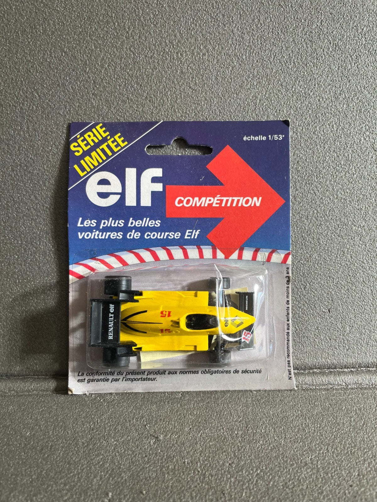 Voiture miniature F1 Renault Elf RE 40 1983 Elf Competition 1/53 Type Majorette
