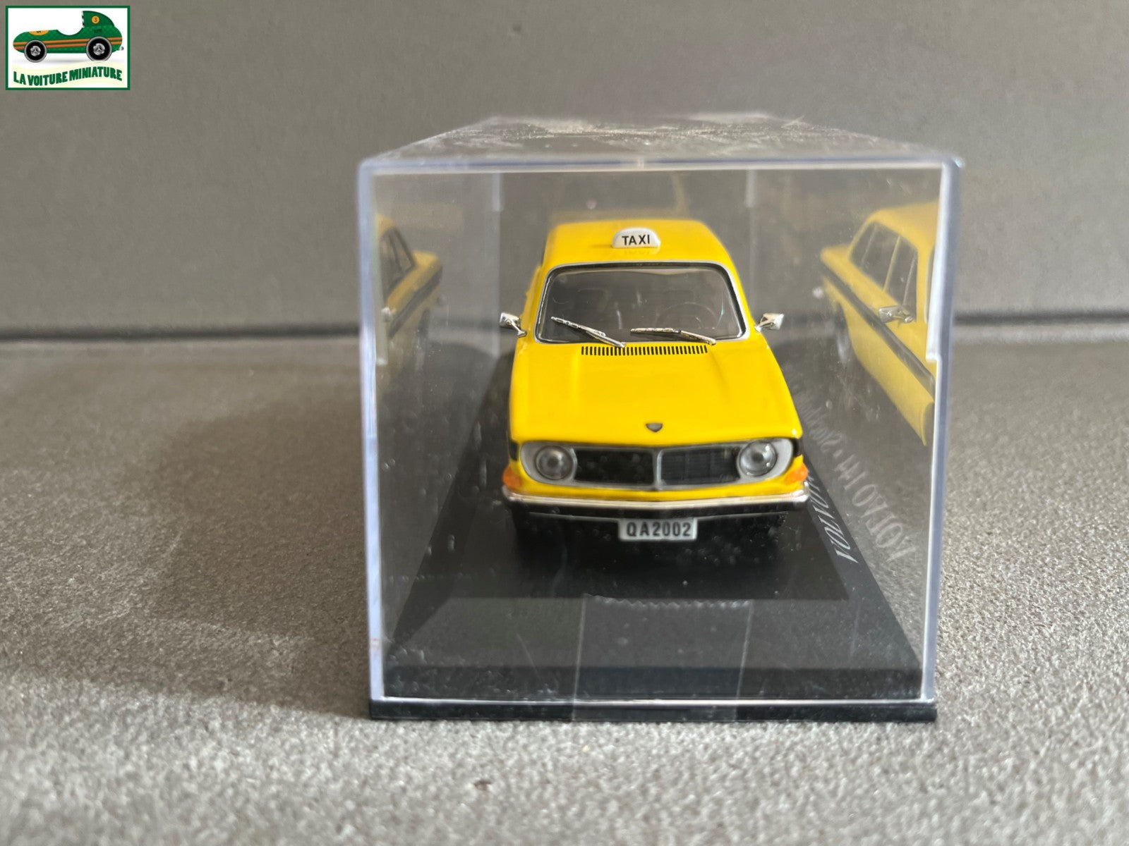 Voiture Miniature Volvo 144 Stockholm 1970 Taxi du Monde Altaya au 1/43