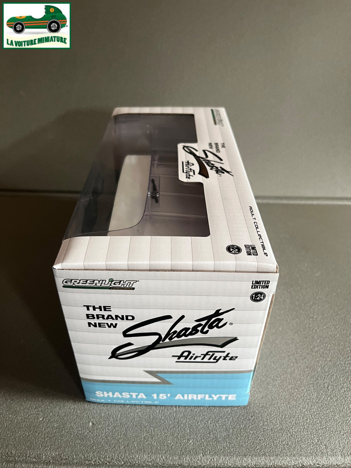 Voiture miniature Caravane Shasta 15 Airflyte Greenlight 1/24