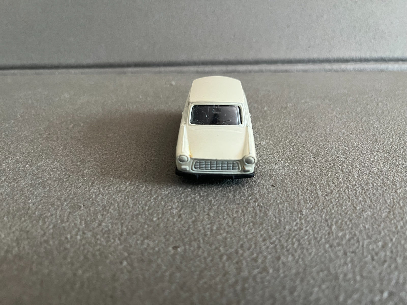 Jouet Ancien Voiture Miniature Trabant MC Toys URSS 1/60 Echelle Type Majorette