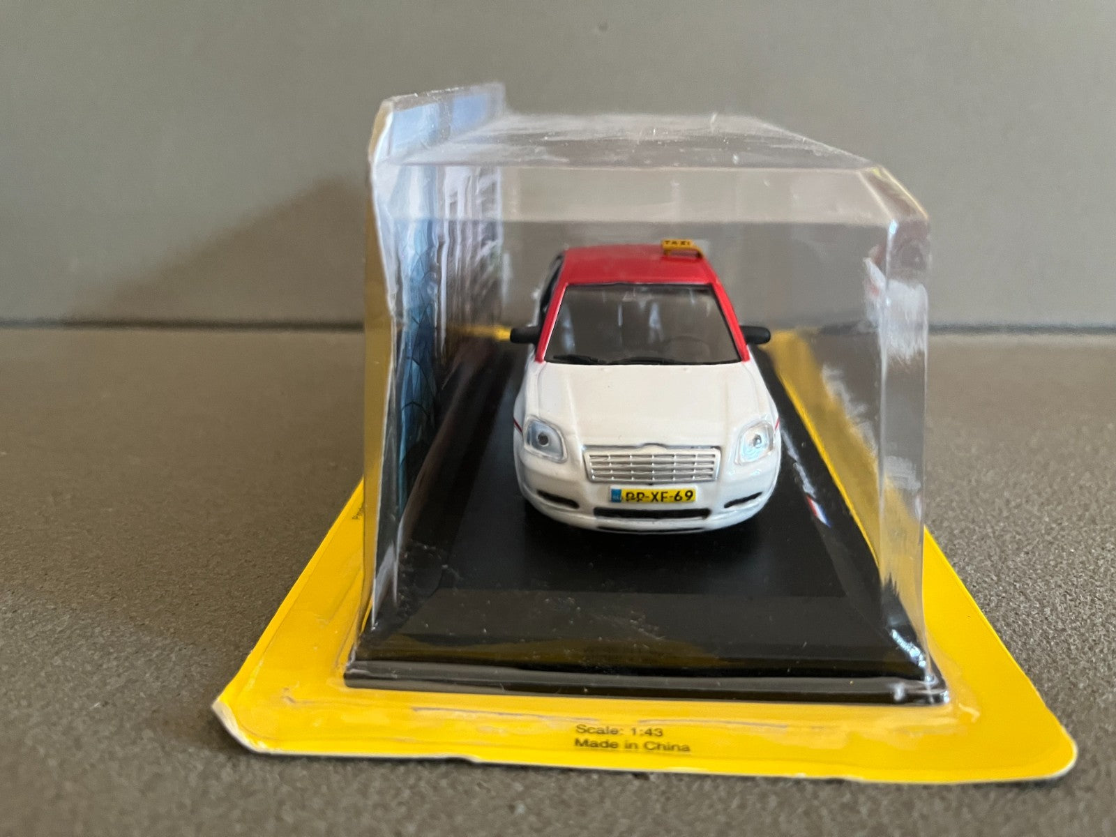 Voiture Miniature Toyota Avensis Eindhoven 2003 Taxi du Monde au 1/43