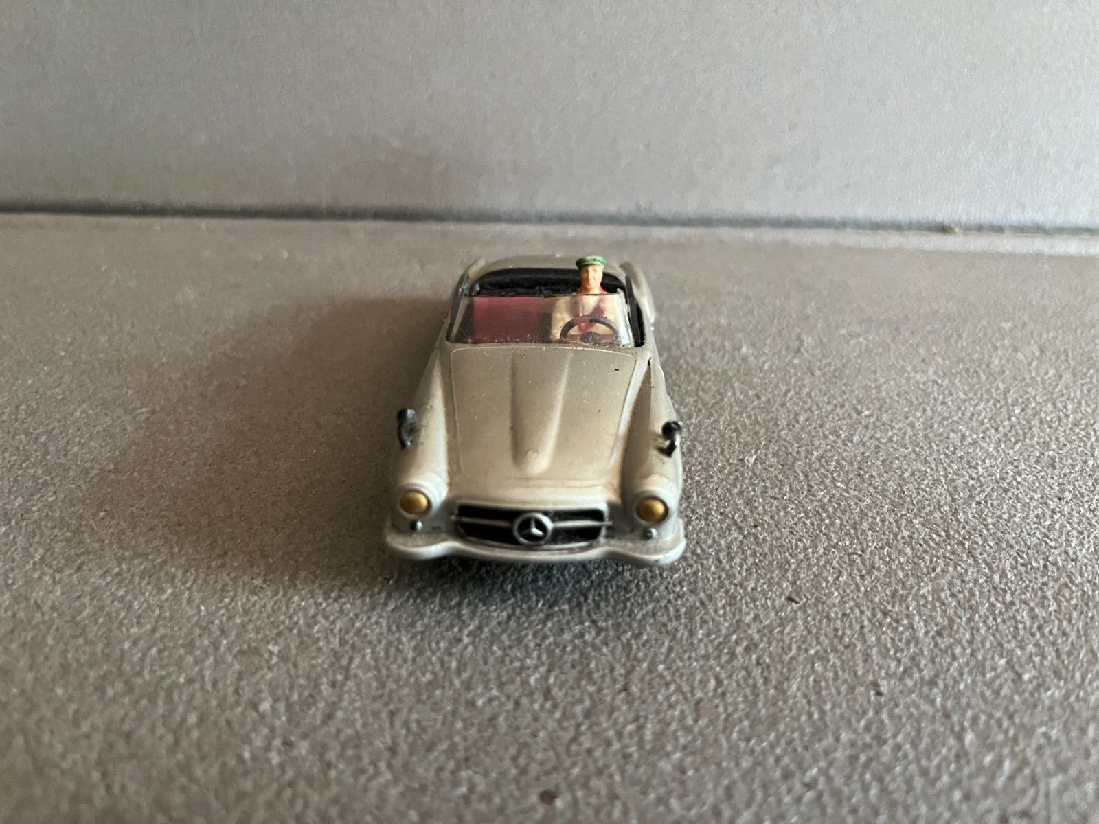 Ancienne Voiture Miniature Mercedes 190 SL Solido Série 100 Fr au 1/43 Modifiée