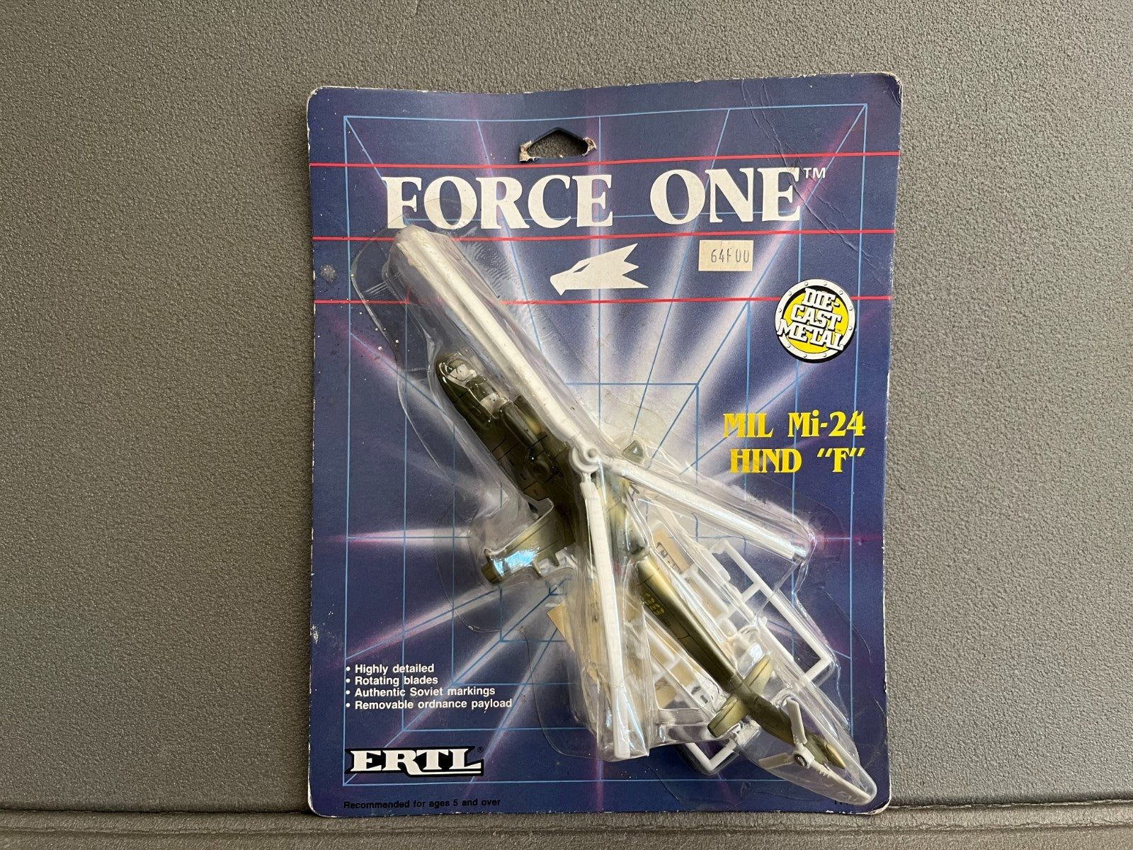 Ancien Avion miniature Militaire Vintage Hélicoptère MIL Mi-24 Hind "F" ERTL