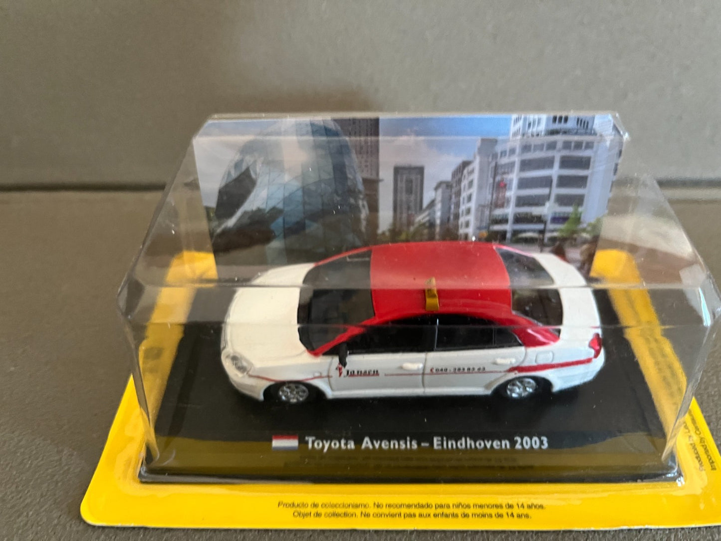 Voiture Miniature Toyota Avensis Eindhoven 2003 Taxi du Monde au 1/43