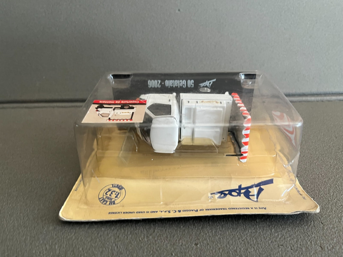 Voiture Miniature Triporteur APE 50 Gelataio Glacier 2006 au 1/32