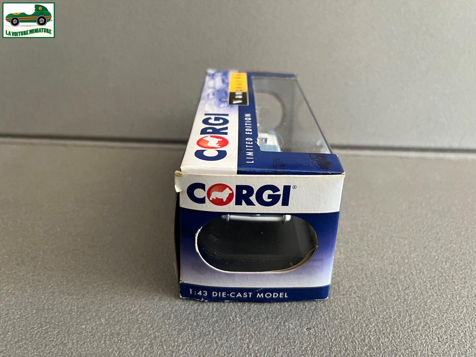 Voiture Miniature Triumph Herald 1200 Police Corgi Vanguards au 1/43