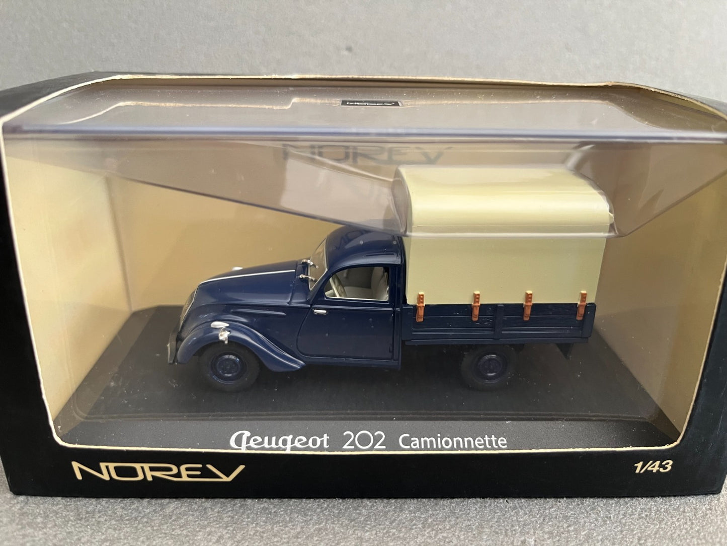 Voiture Miniature Peugeot 202 Pick Up Camionnette Norev au 1/43