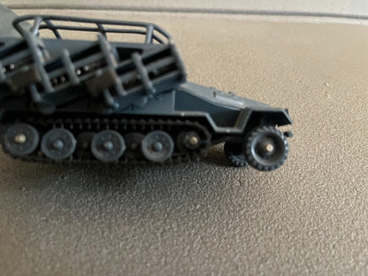 Ancienne Miniature Militaire Hanomag Rocket Launcher + Remorque Corgi Défauts