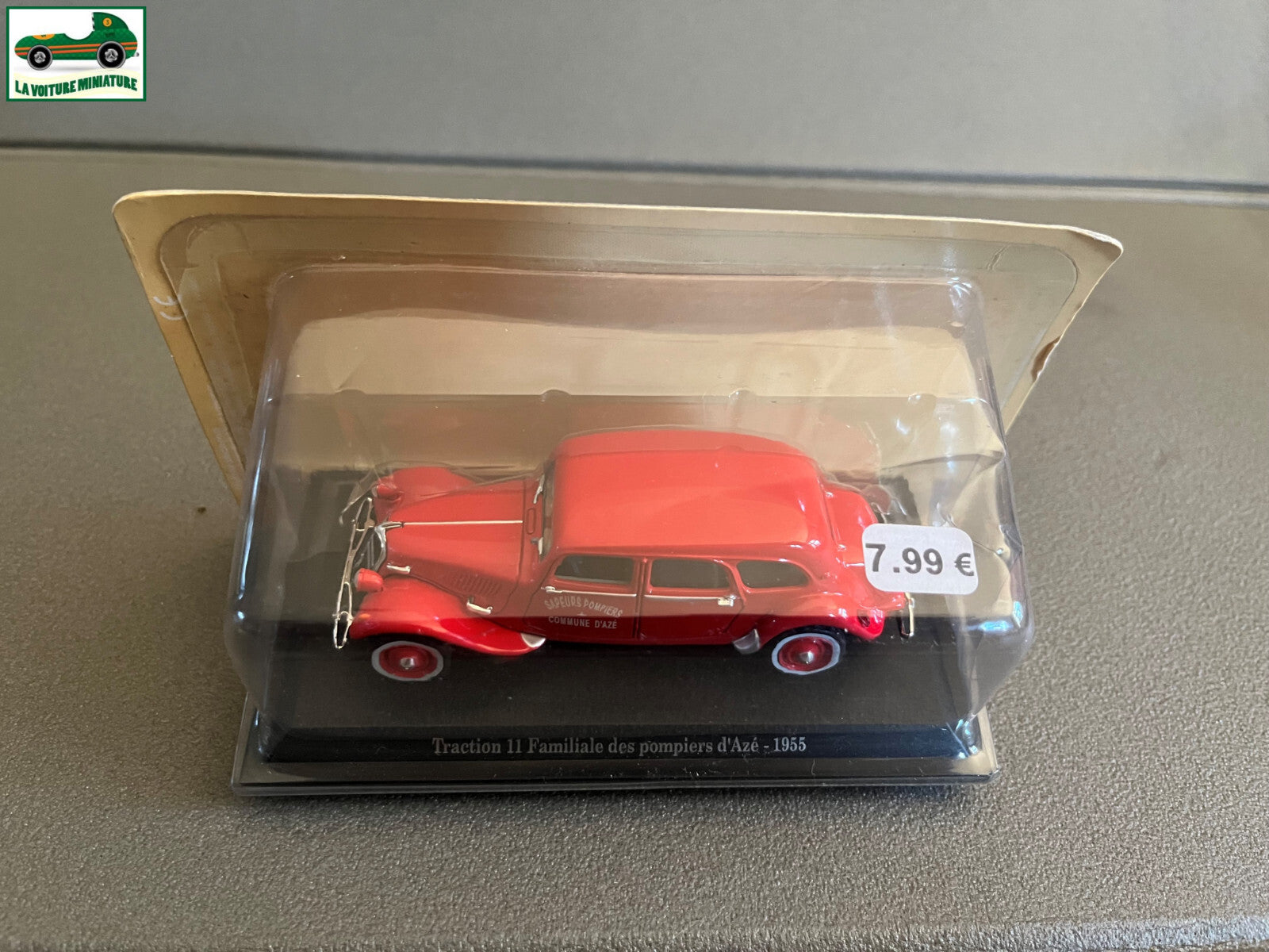 Voiture Miniature Citroen Traction 11 Familiale Pompiers d'Azé 1955 au 1/43