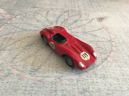 Voiture Miniature Kit monté Metal Ferrari au 1/43
