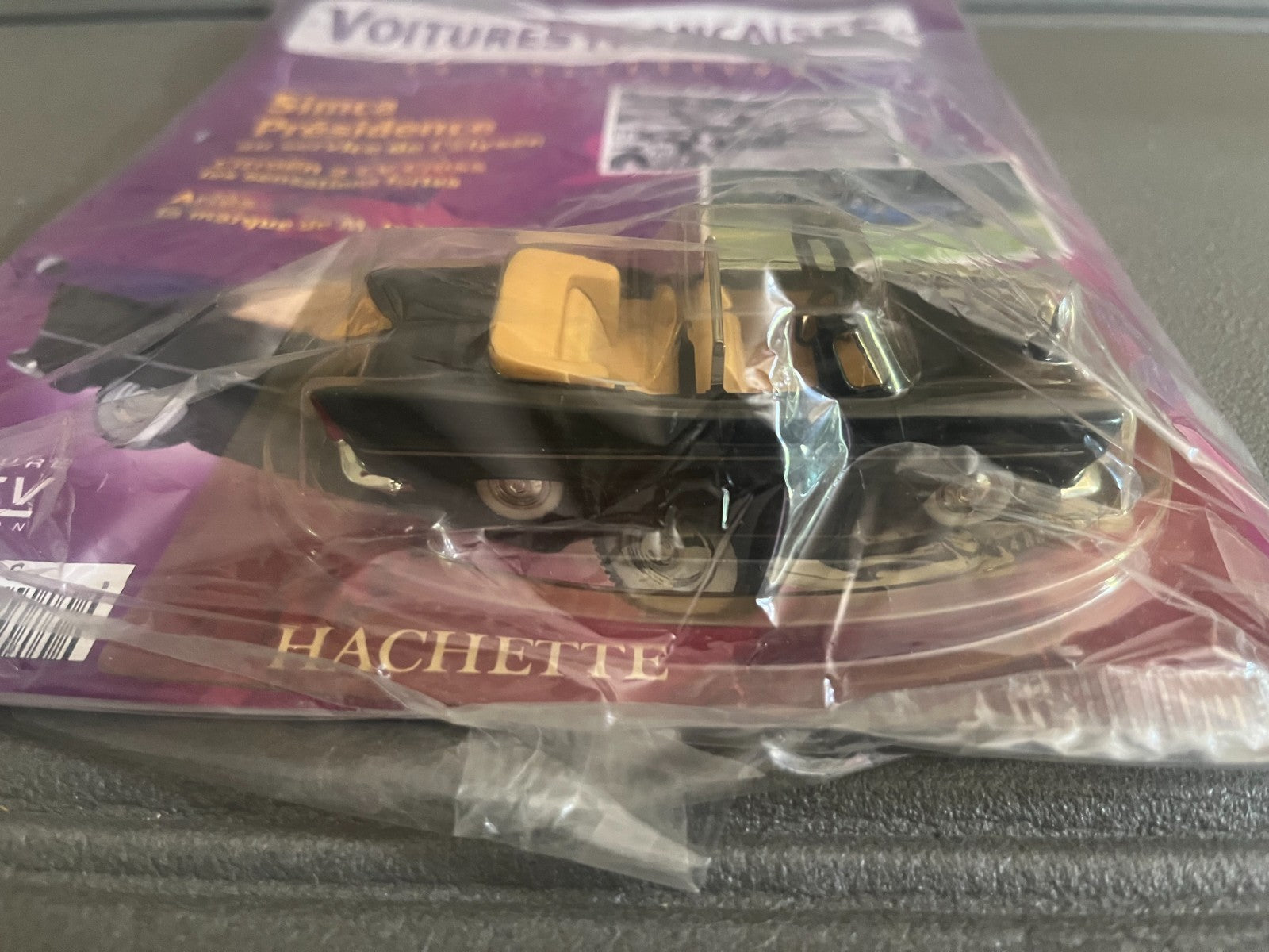 Voiture miniature Simca Présidence Norev Hachette + Fascicule au 1/43