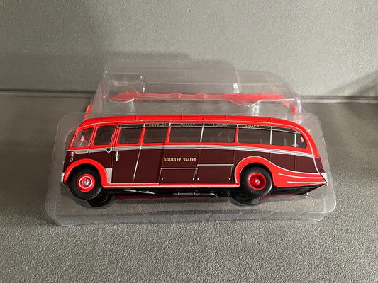 Voiture miniature AEC Regal III Dorsal Fin 1/43 Autobus Autocars du Monde