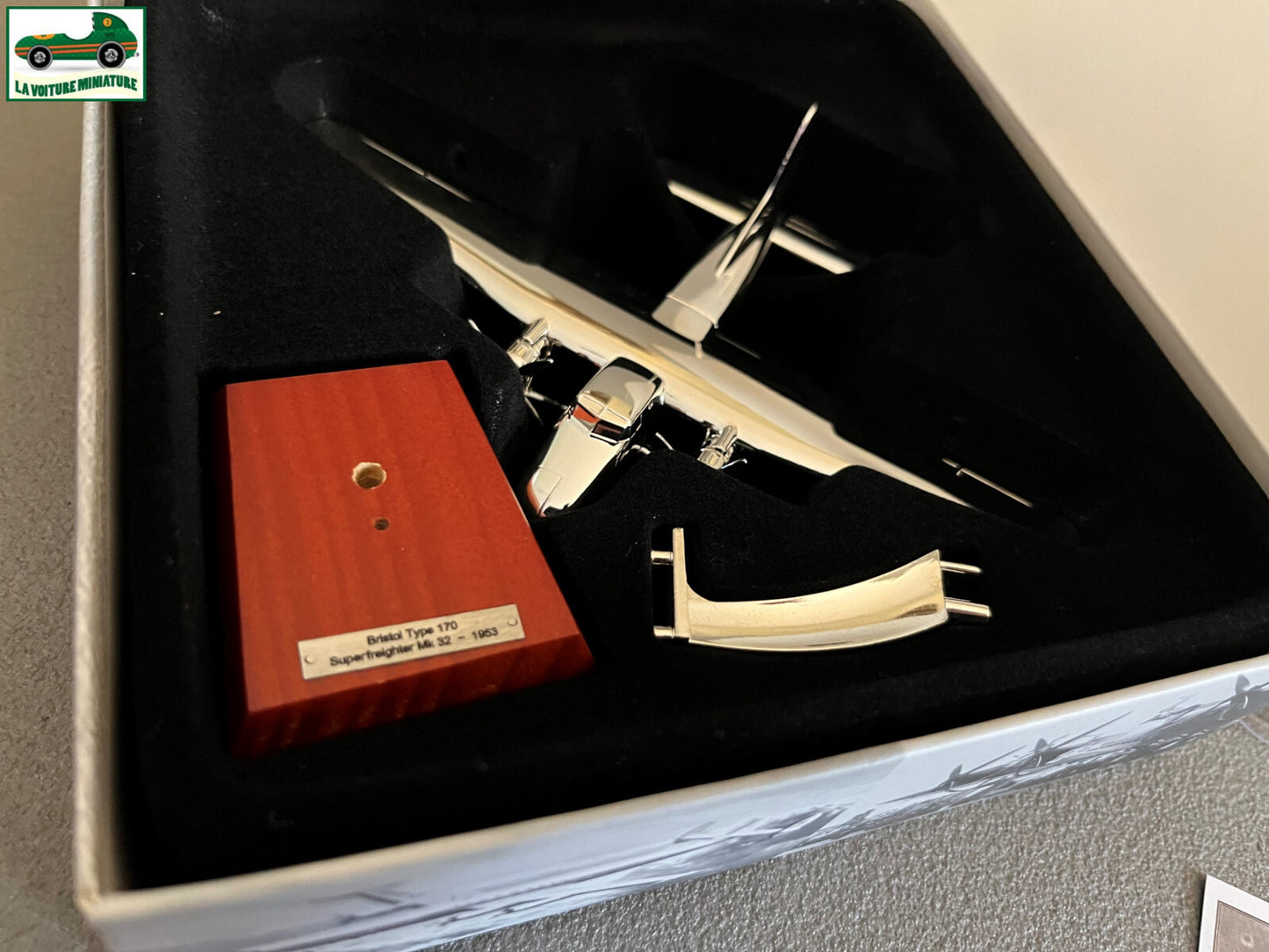 Avion miniature chrome Bristol Type 170 Atlas Silver Classics au 1/200