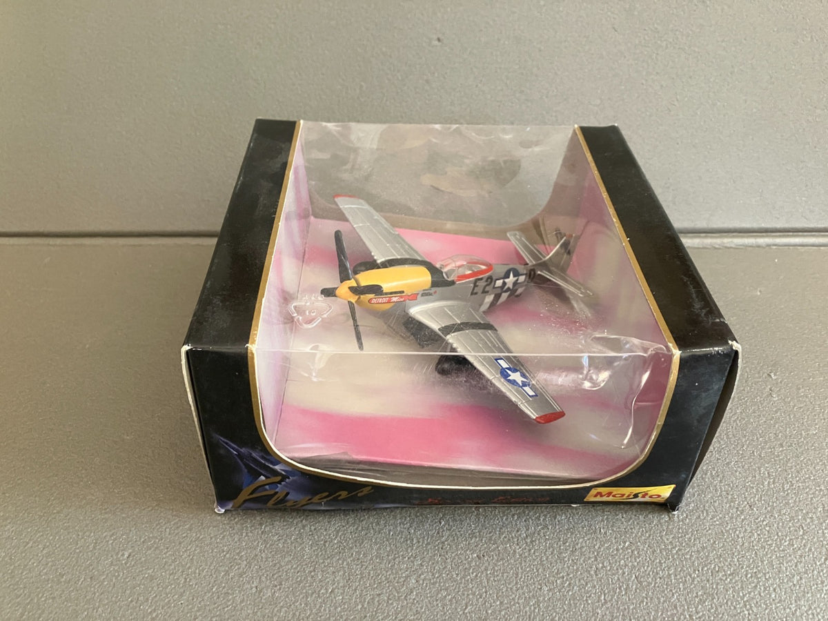 Avion miniature Militaire WWII Maisto Flyers 1/72