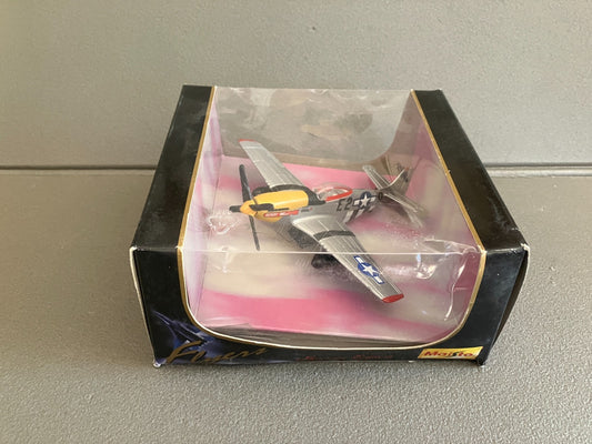 Avion miniature Militaire WWII Maisto Flyers 1/72