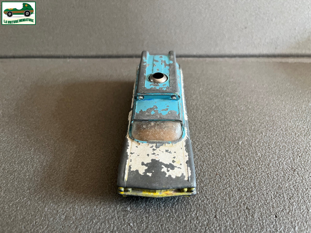 Ancienne Voiture Miniature Superior Ambulance Cadillac Corgi Toys Britain Epave
