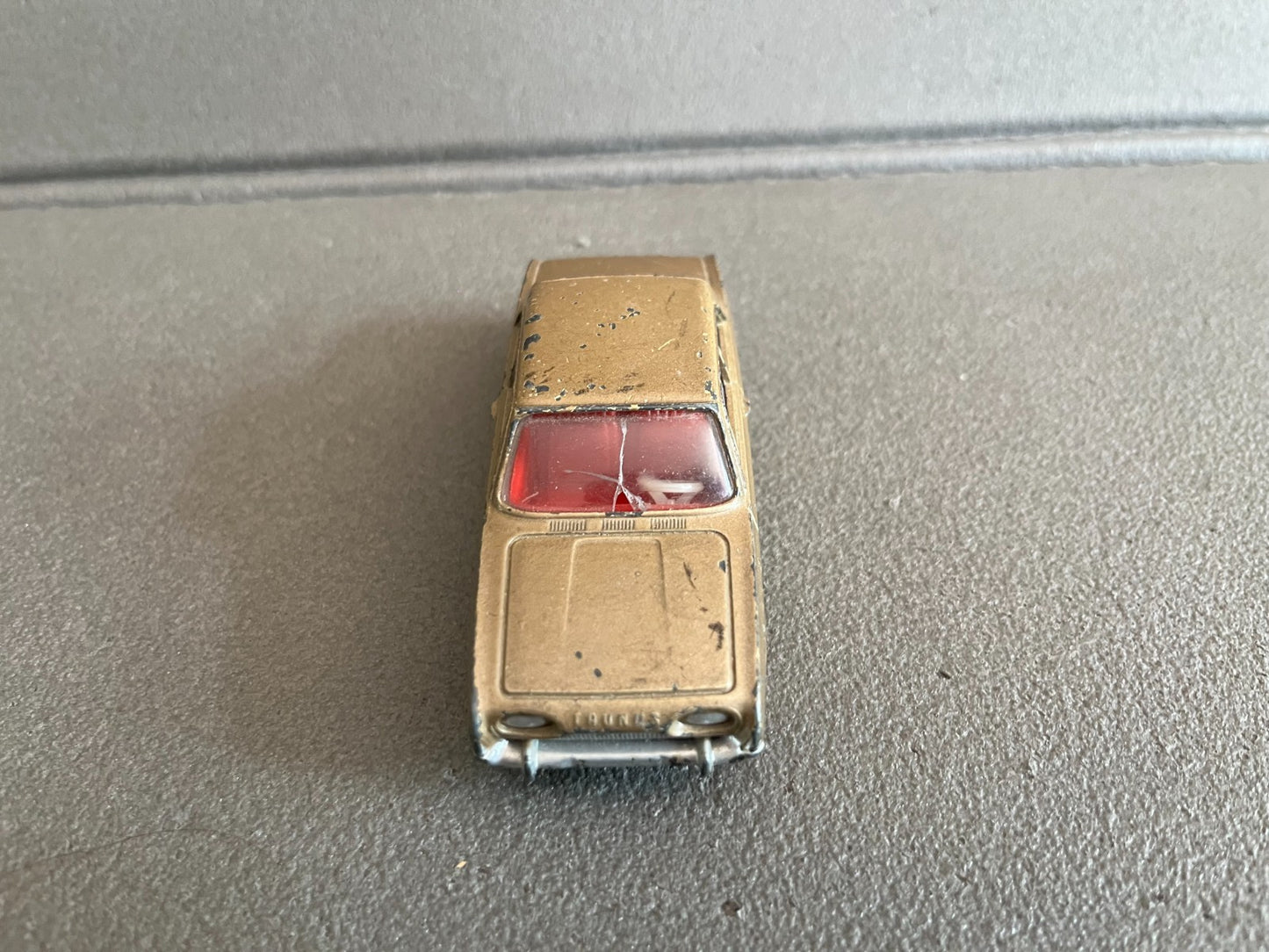 Ancienne Miniature Voiture Ford Taunus Dinky Toys Meccano France Epave
