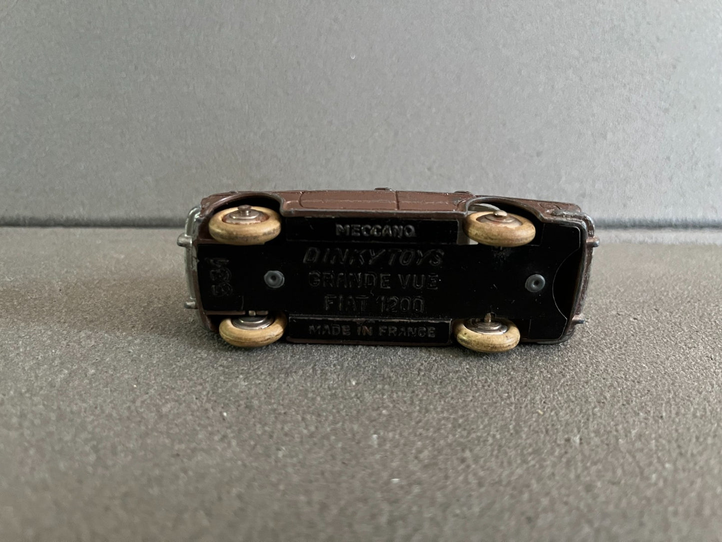 Ancienne Miniature Voiture Fiat 1200 Grande Vue Dinky Toys Meccano France Epave
