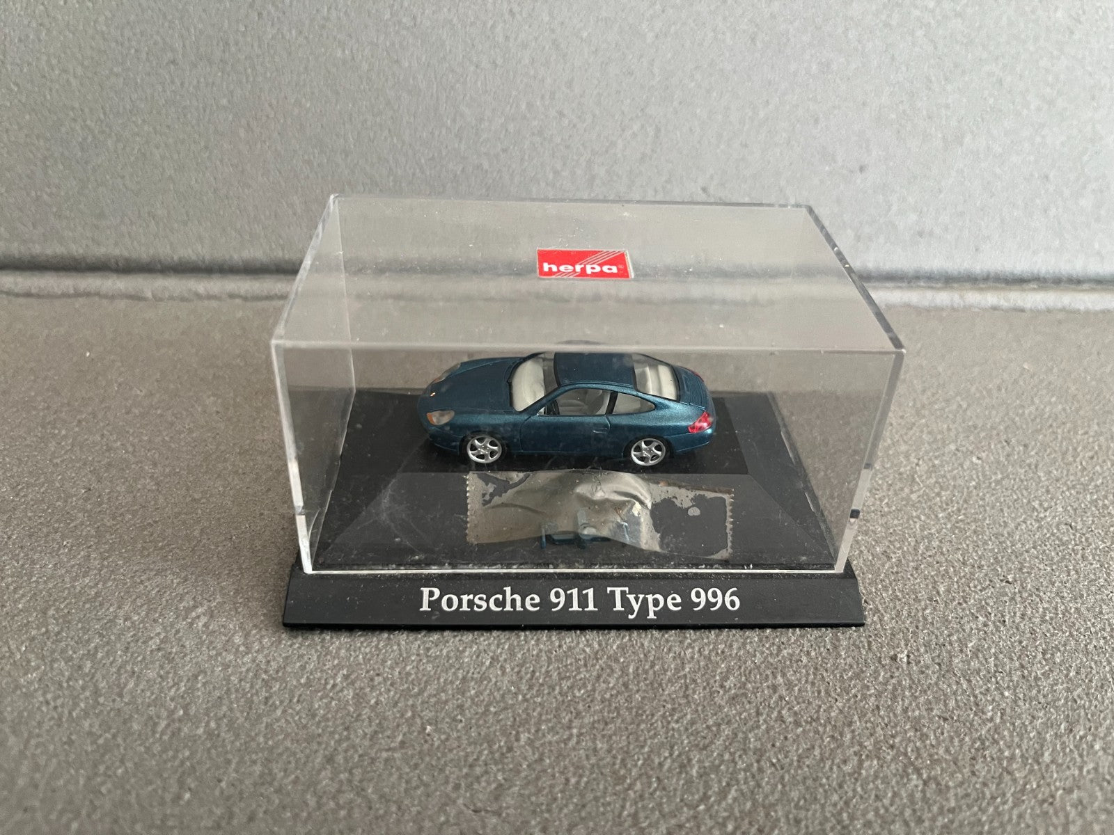 Voiture Miniature Porsche 911 Type 996 Herpa au 1/87 HO