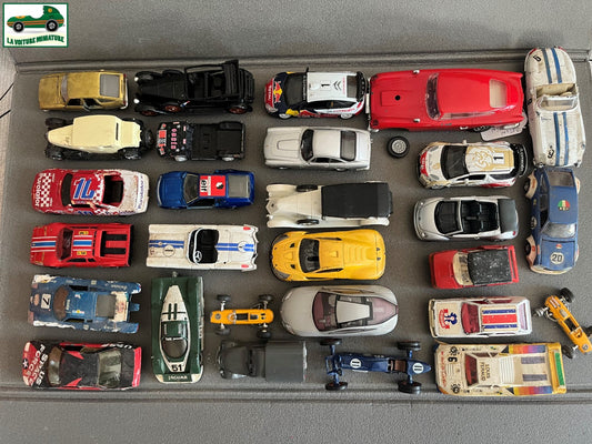 Miniature Lot 28 Voiture Modifiées Kit monté Epave 1/43 Défauts Pièces HS