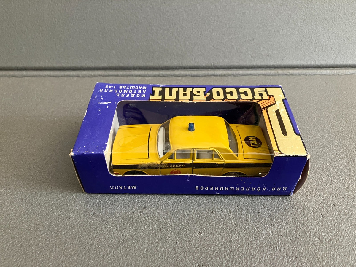 Ancienne Miniature Voiture Volga GAZ-24 Tan Police Russe Novoexport URSS 1/43