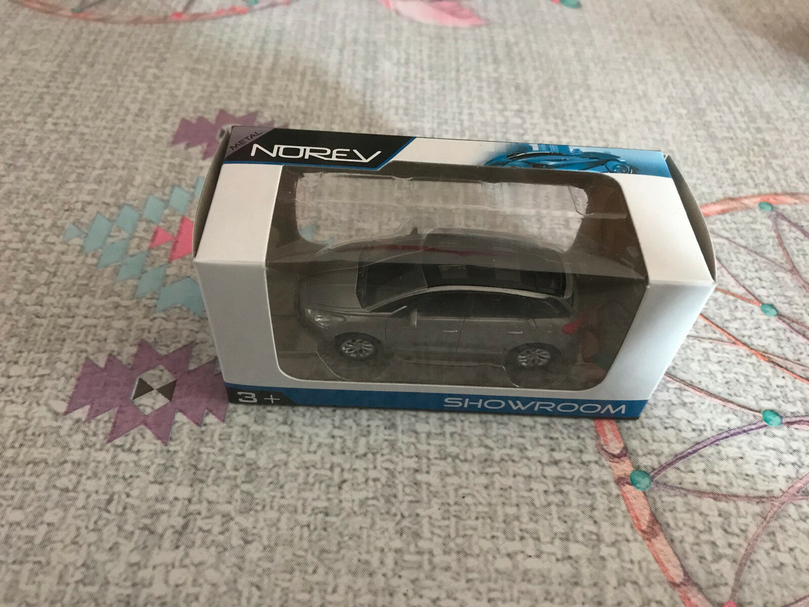Voiture miniature Citroen DS Norev ShowRoom 3 inches 1/64