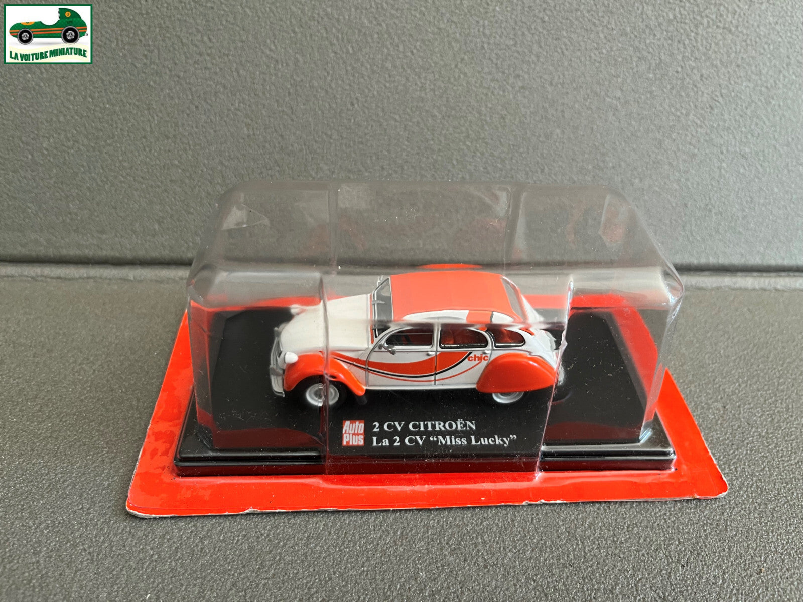 Voiture miniature Citroen 2cv 2 cv Miss Lucky Auto Plus Hachette 1/43