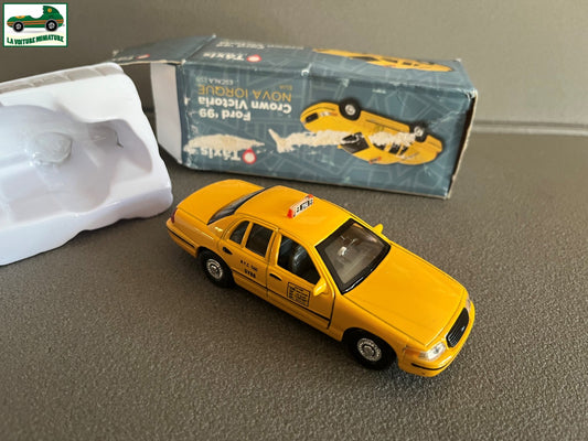 Voiture Miniature Ford Crown Victoria New York Taxi du Monde Welly au 1/38