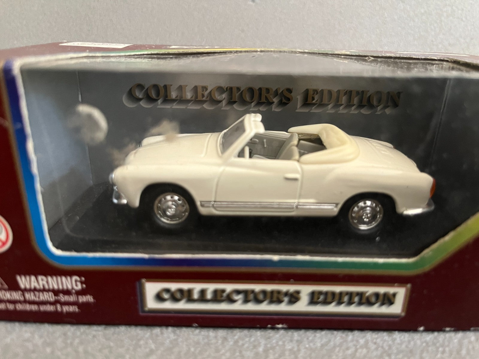 Voiture Miniature Volkswagen Karmann Ghia 1960 Road Legends au 1/43