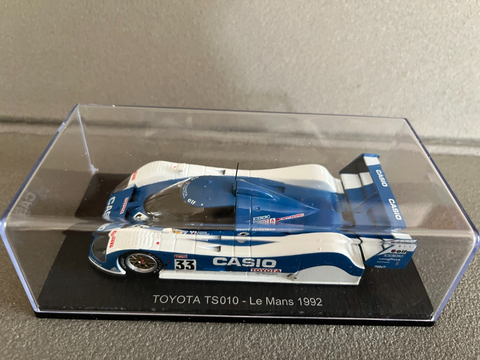Voiture Miniature Toyota TS010 Le Mans 1992 Spark Hachette 1/43