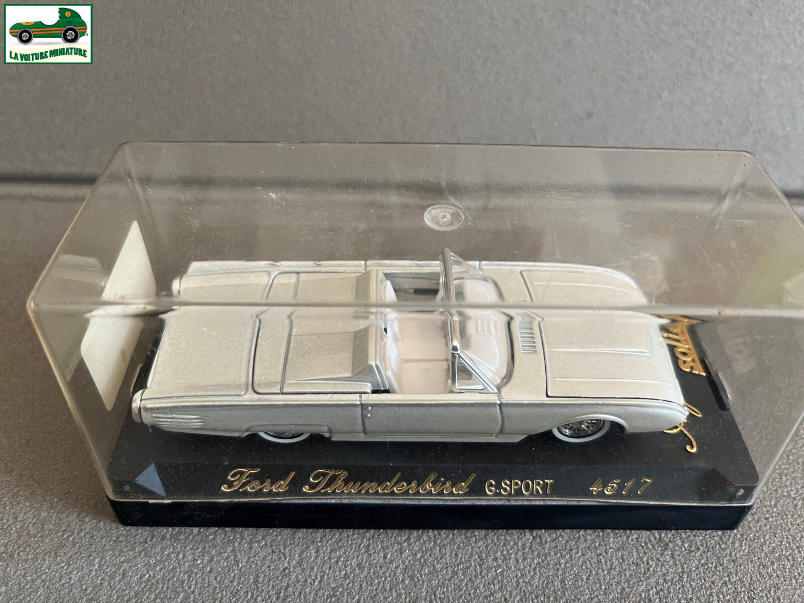 Voiture Miniature Ford Thunderbird G-Sport 4517 Solido au 1/43