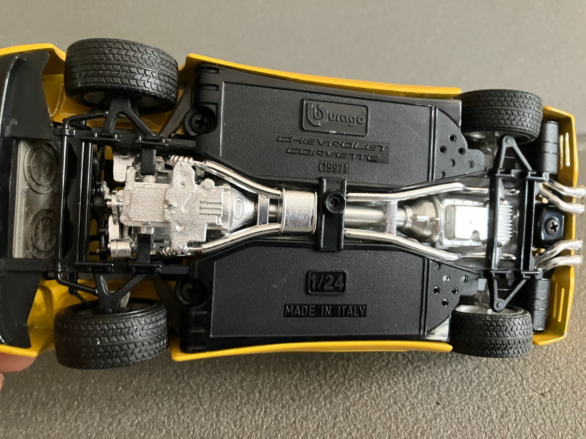 Voiture Miniature Chevrolet Corvette 1997 Burago Italy au 1/24