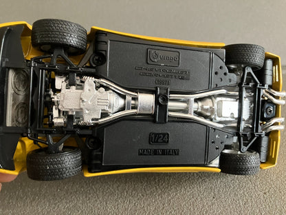 Voiture Miniature Chevrolet Corvette 1997 Burago Italy au 1/24