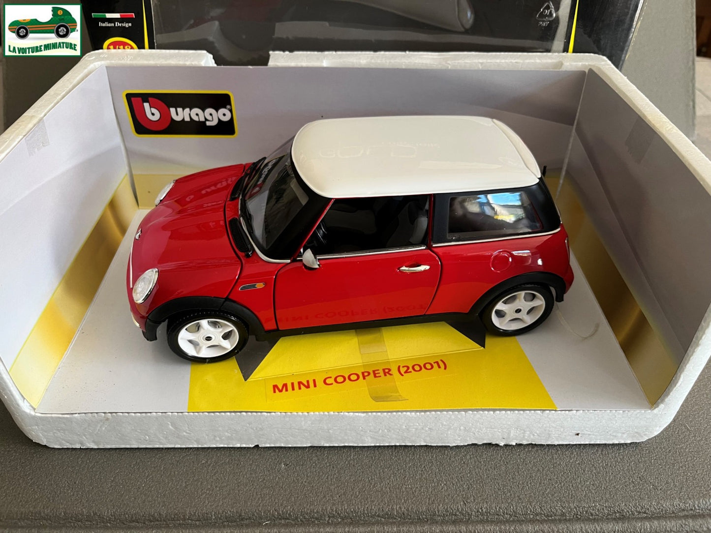 Voiture miniature Mini Cooper 2001 Burago au 1/18