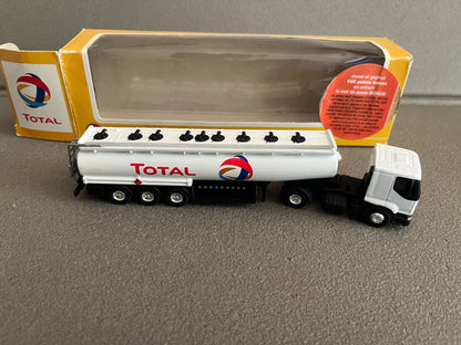 Voiture miniature Camion Semi Remorque Citerne Renault Premium Total Norev 1/87