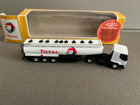 Voiture miniature Camion Semi Remorque Citerne Renault Premium Total Norev 1/87