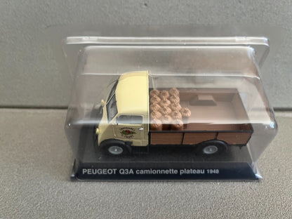 Voiture Miniature Peugeot Q3A Camionnette plateau 1948 Norev Hachette 1/43