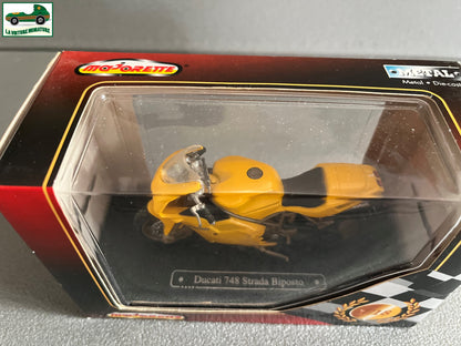 Moto miniature Ducati 748 Strada Biposto Majorette au 1/18