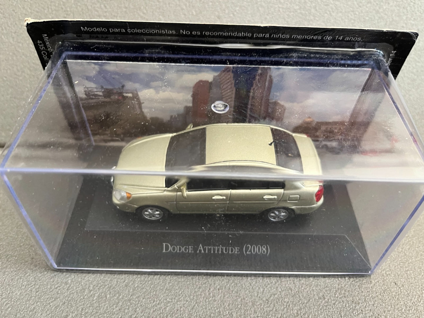 Voiture Miniature Dodge Attitude 2008 au 1/43