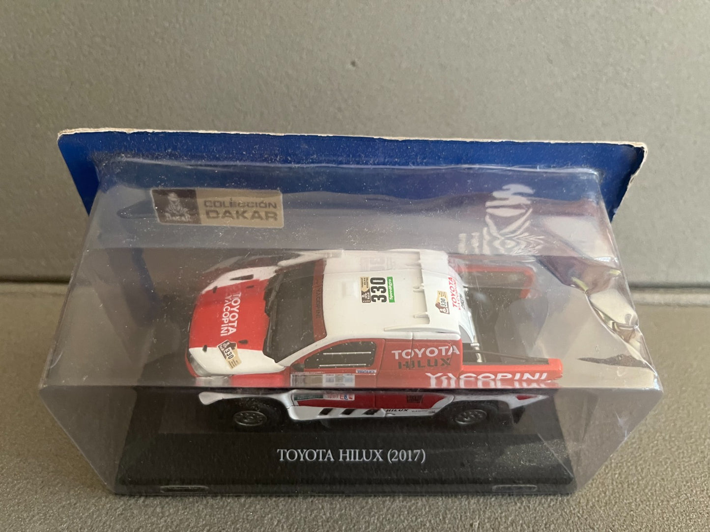 Voiture miniature Toyota Hilux 2017 Rallye Paris Dakar au 1/43