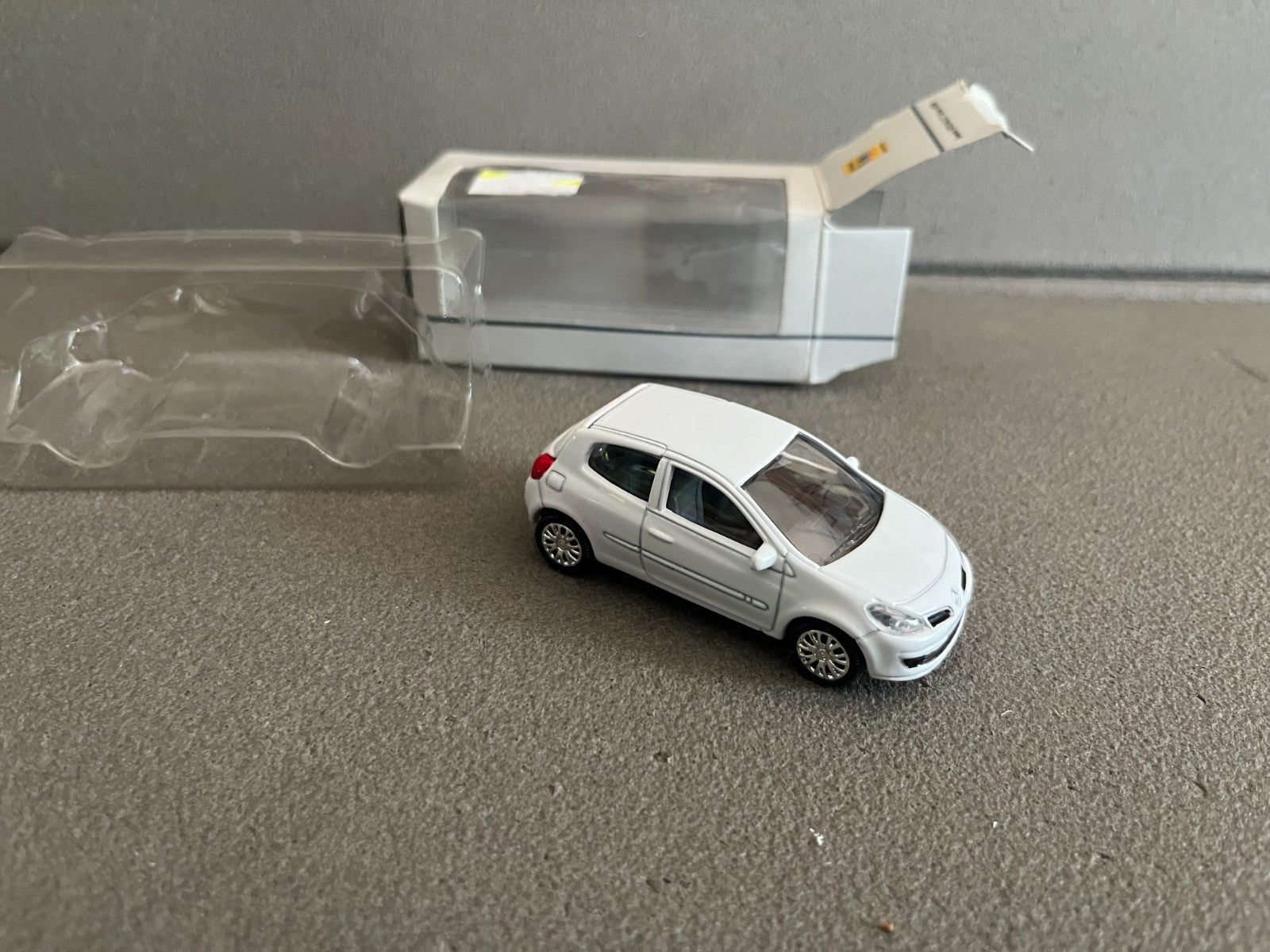Voiture miniature Renault Toys Clio 2005 Norev 3 inches 1/64