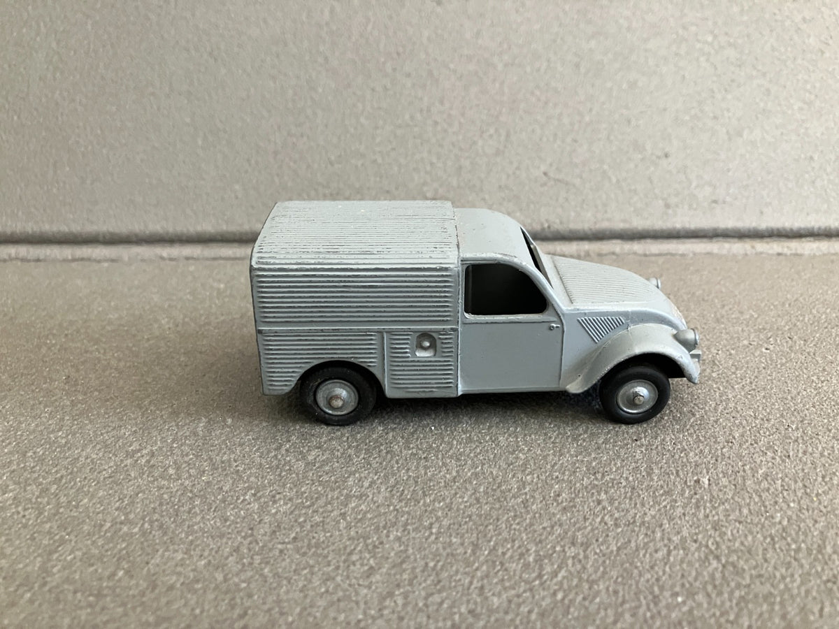 Ancienne Voiture Miniature Citroen 2CV Fourgonnette JRD France 1/43