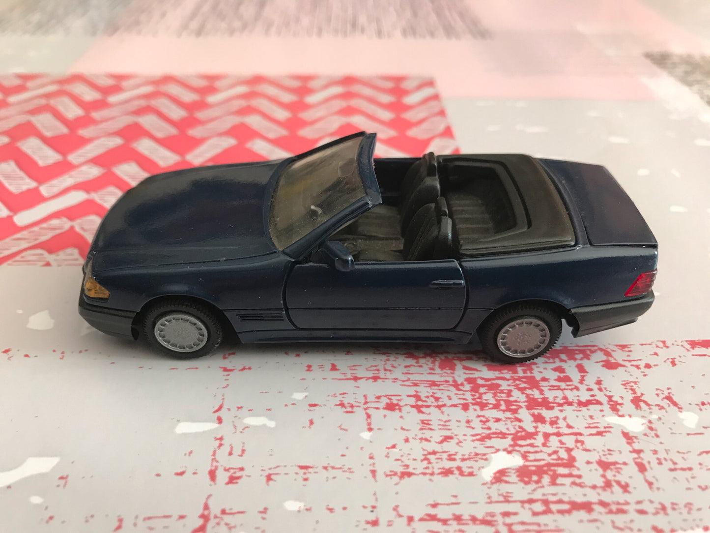 Ancienne Voiture Miniature Mercedes Benz 300 SL 500 SL Gama 1137 1/43