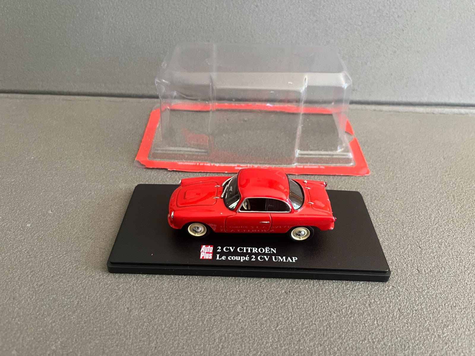 Voiture miniature Citroen 2cv 2 cv coupé UMAP Auto Plus Hachette 1/43